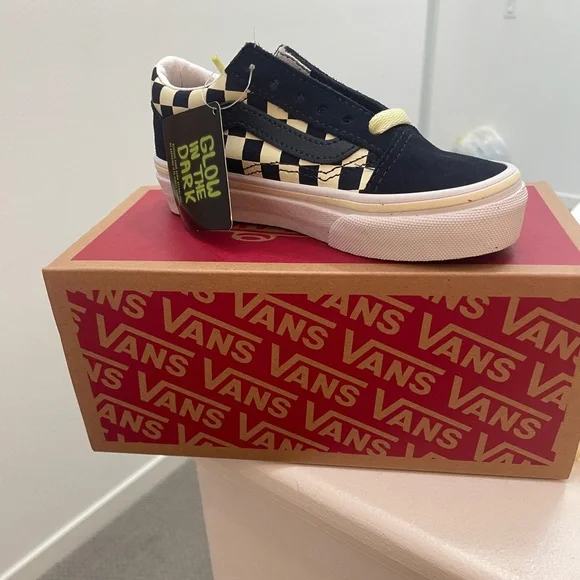 🆕NWT Vans kids Old Skool Glow in the Dark Summer Nights Navy- 11 youth - Picture 4 of 7